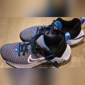 Mens basketball shoes